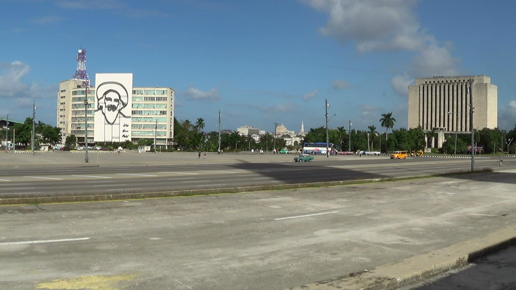 02954s_revol_pan_li-re_filmstill2