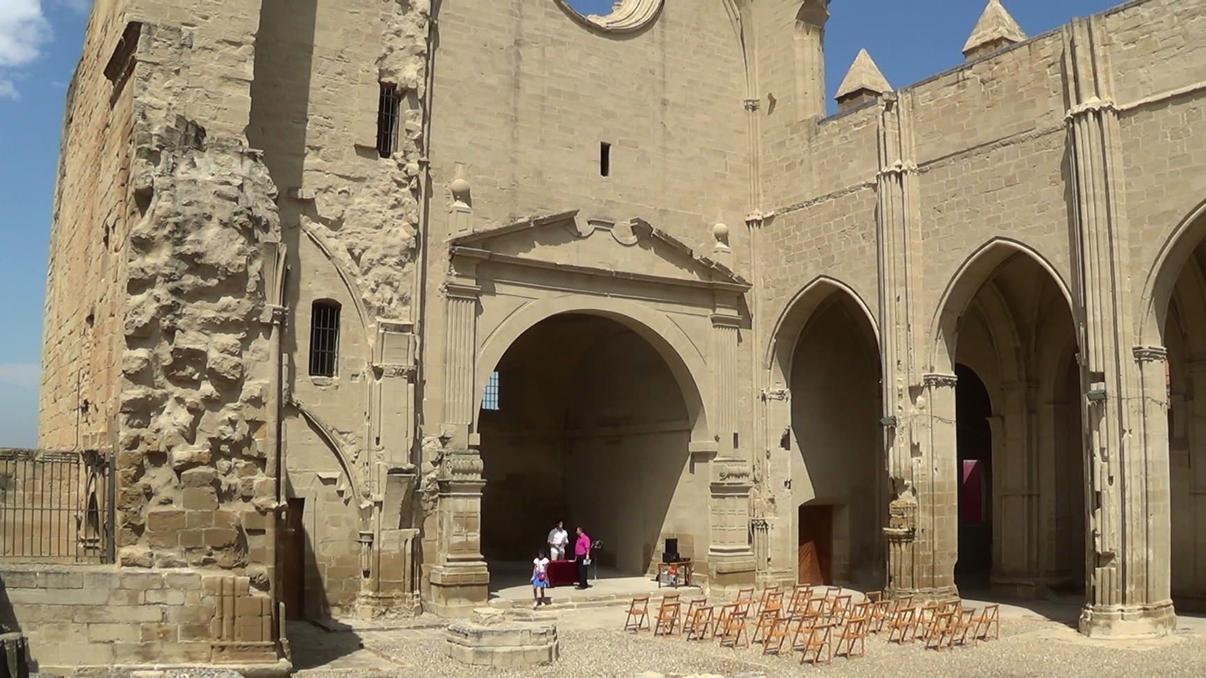 12937-1s_panup_filmstill2