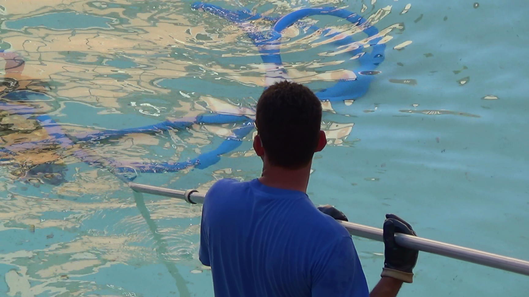 84280-2s_trevi_money_filmstill2