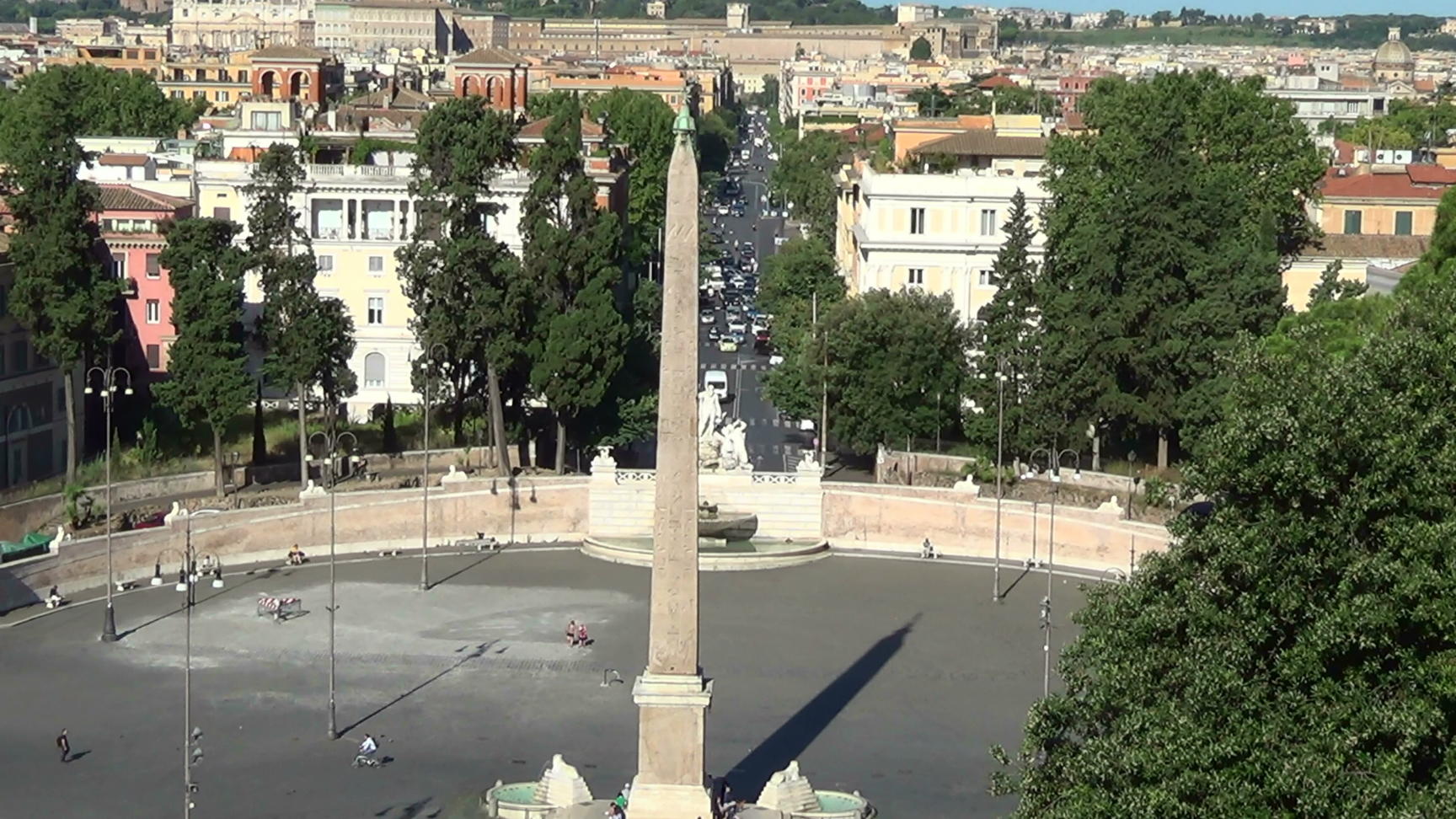 85349s_piazza_zoomin_filmstill5