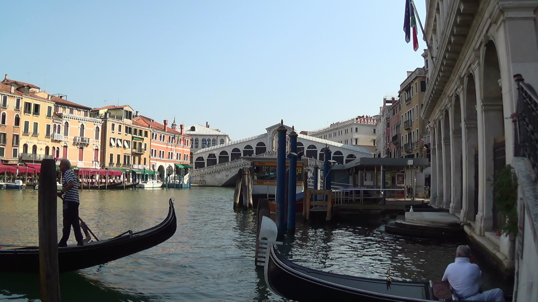 91549s_rialto_zoomout_filmstill3