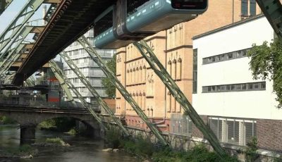 Wuppertal 401115-1 Hochbahn furt Upright Size soon