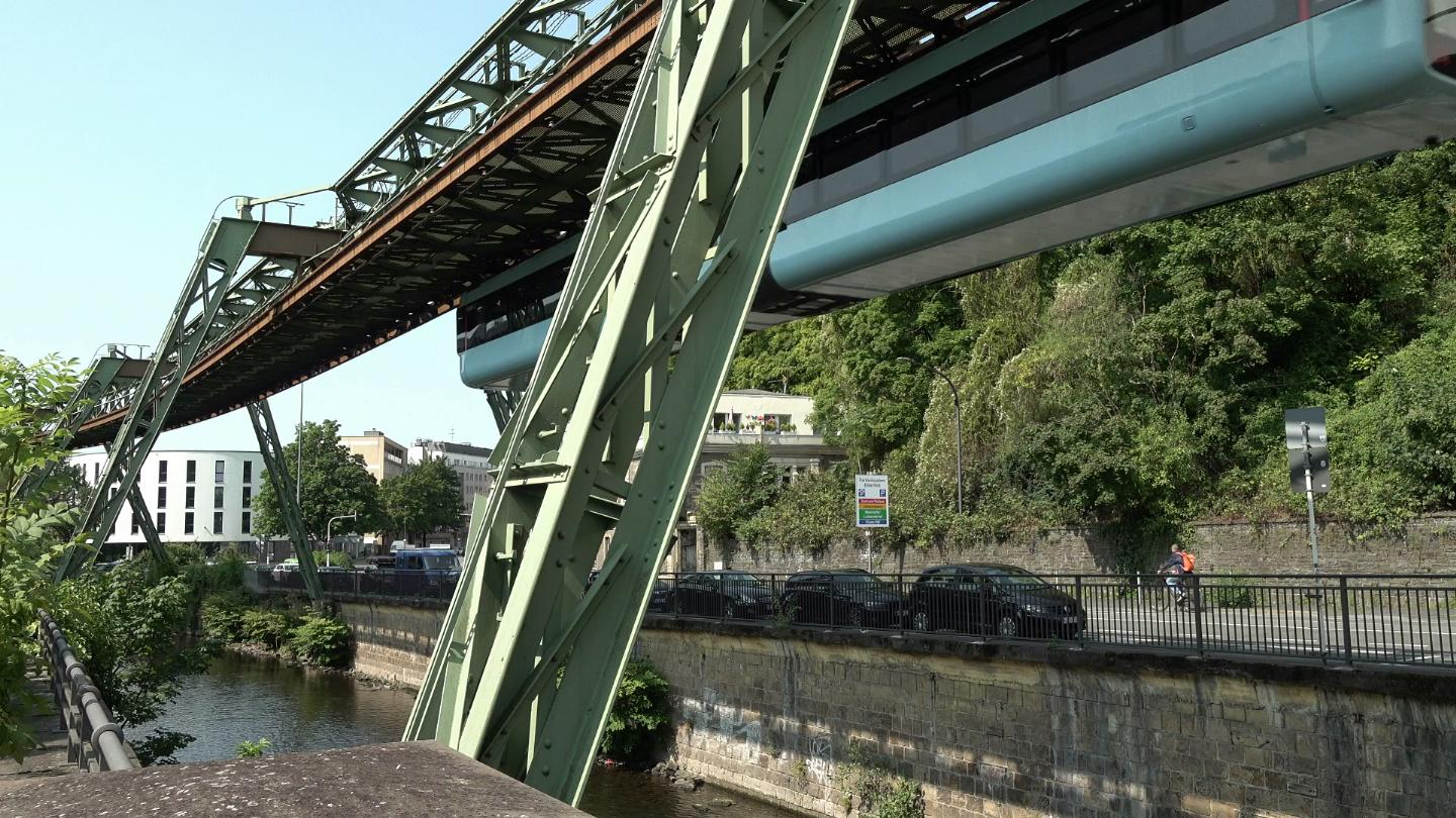 Wuppertal 415370-2 Hochbahn furt soon